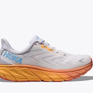 Hoka Arahi Sneakers